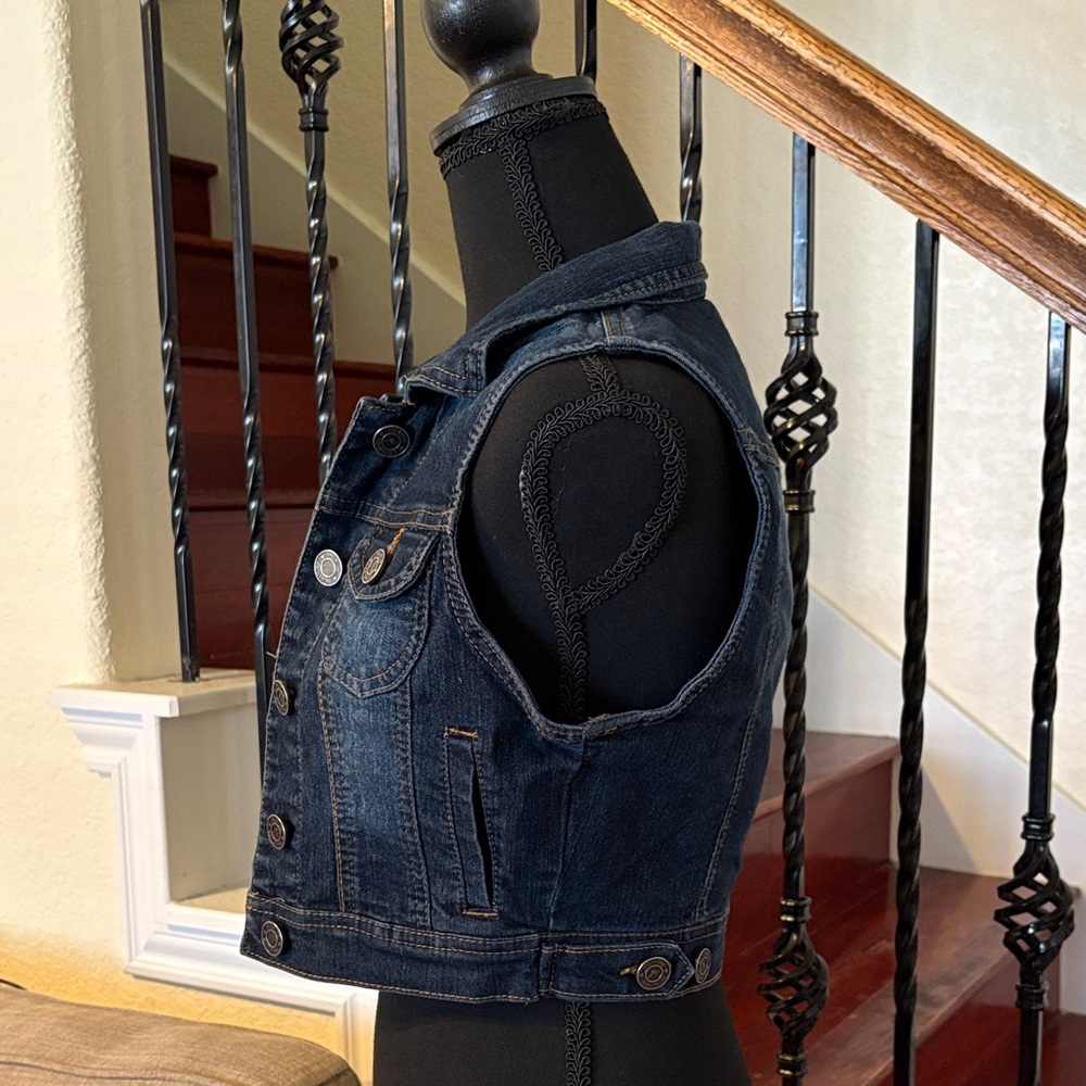 Denim Sleeveless Vest - Picture 3 of 11
